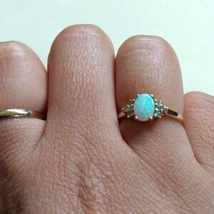 10k yellow gold white opal Gem  ring